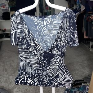 Black and white criss-cross front split sleave top